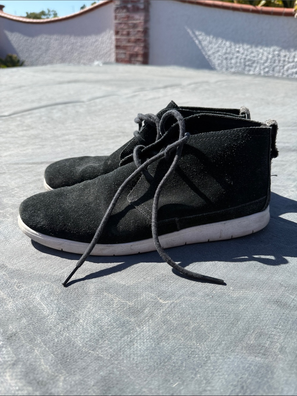 Ugg Black suede men’s shoes 91/2